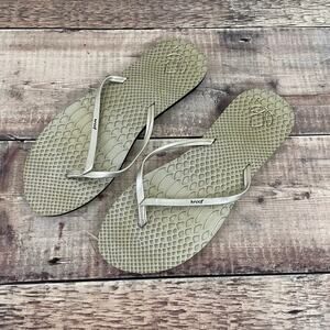 REEF Women's Size 11 EU 43 Faux Snakeskin Silver Gray Flat Flip Flop Sandals